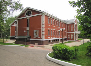 Placa conmemorativa del lugar donde de 1937 a 1941 estuvo la Casa de Niños Nº2 (Krasnovidovo)