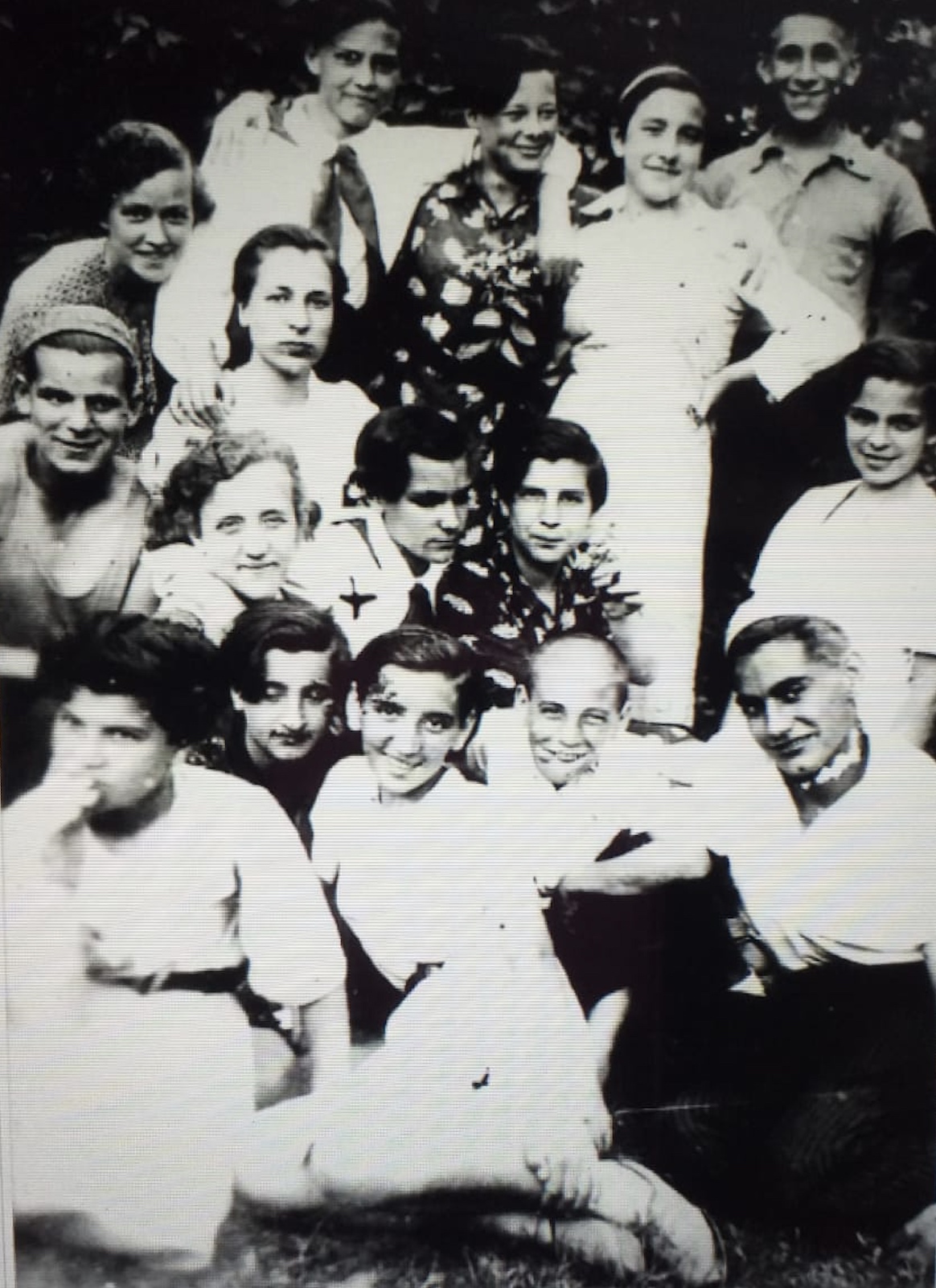 Grupo de niños de la Casa 13, Kíev. Abajo, a la izquierda (con la mano en la boca) Francisca Rueda Belmonte.