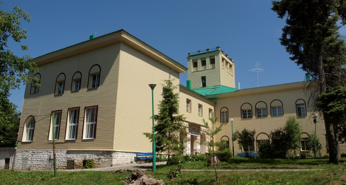 Dacha de Shikhobalov (Шихобалова), en su estado actual