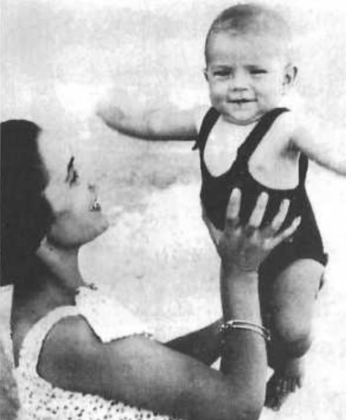 Sergio y su madre bn